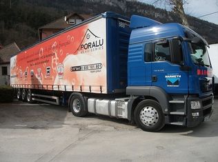 muenled-V8(3-sided) LED Advertising Truck